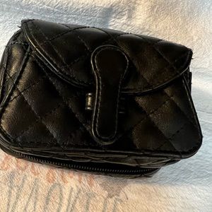 Trish MCEvoy Planner Very good condition! Veagan leather does not come stocked